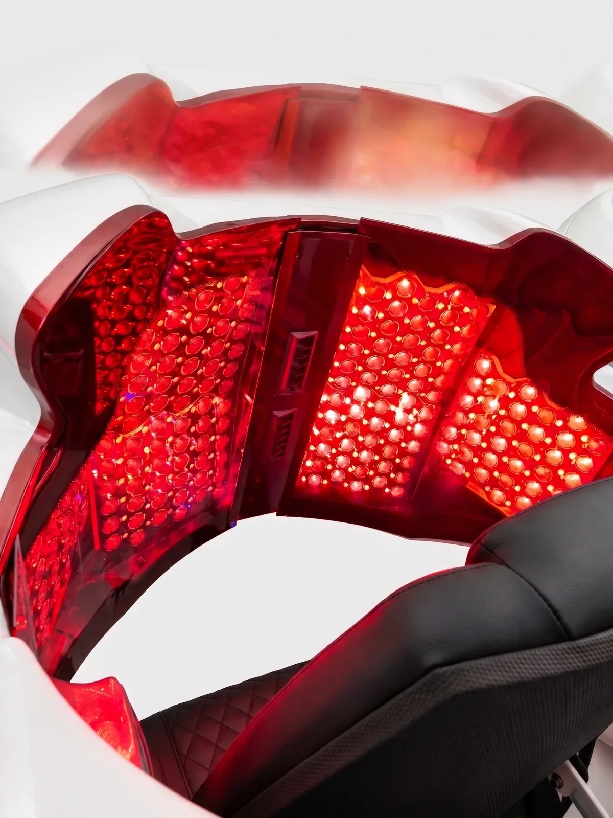 Rote LED-Module des ARES FACE in der Detailansicht